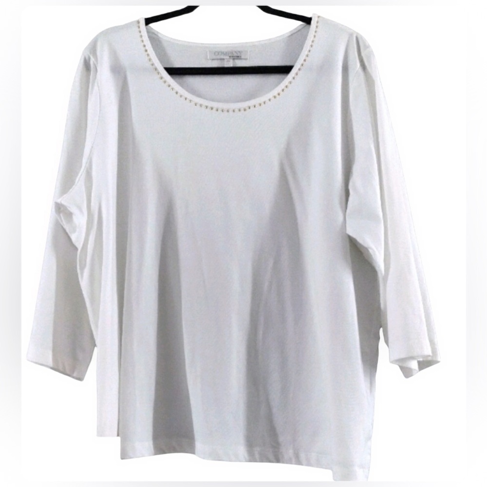 COMPANY ELLEN TRACY 3/4 SLEEVE STRETCH WHITE TOP /GOLD STUDS PULL ON